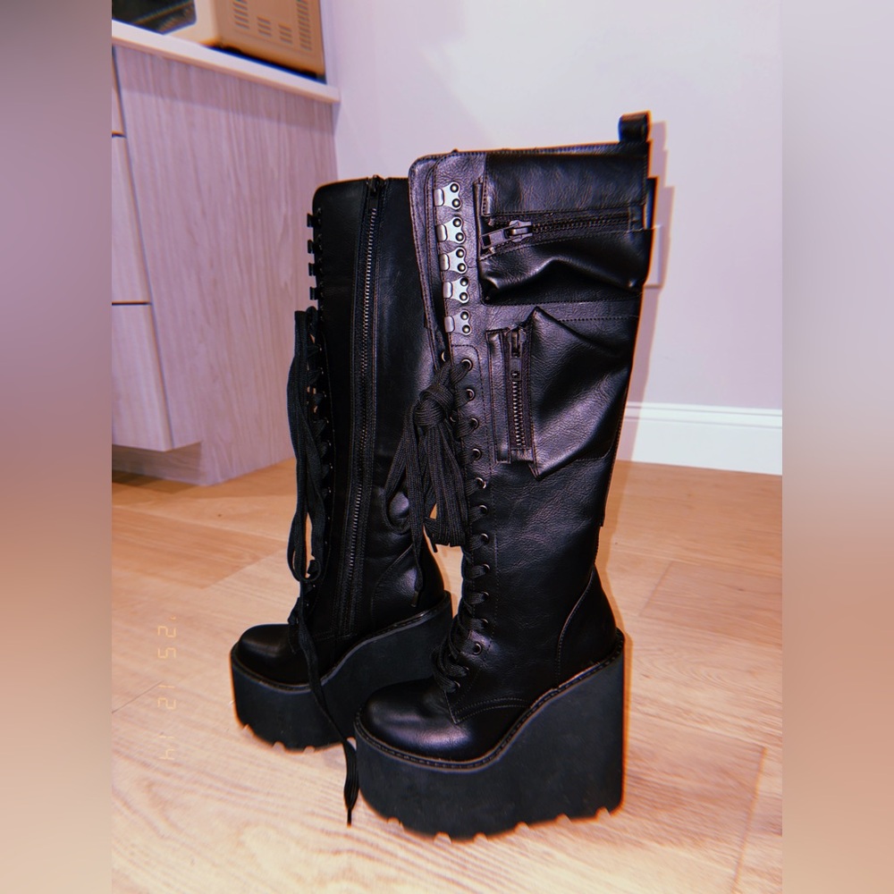 Dolls Kill💀 Obsidian Pocket Platform Boots⚔️ w Combat Platform Wedge✨